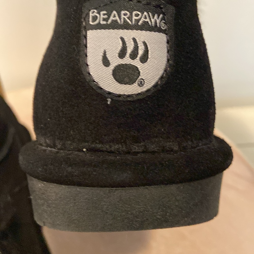 BearPaw Women’s Pull On Suede Pom Pom Sheepskin Boots Black Size 9M New - Picture 11 of 16